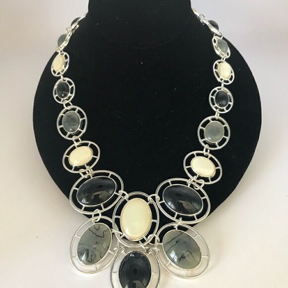 Silver tone and faux stone bib necklace - Picture 1 of 6